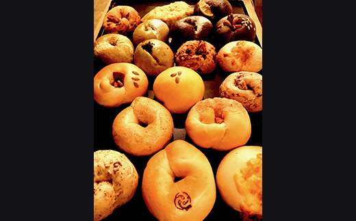 【定期便：全2回】トモヱベーグル ギフトセット「北の麦輪（むぎわ）１８個セット」【33000401】