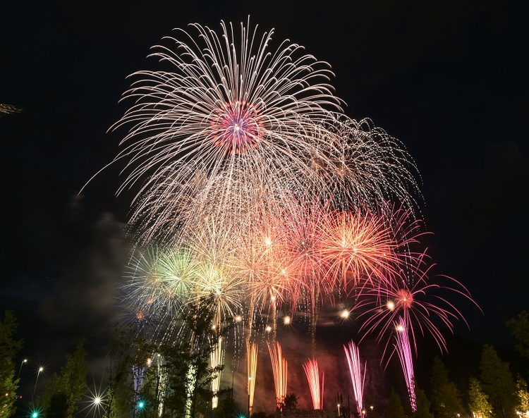 2023年8月11日(金・祝)開催 亀岡平和祭保津川市民花火大会リバーサイド