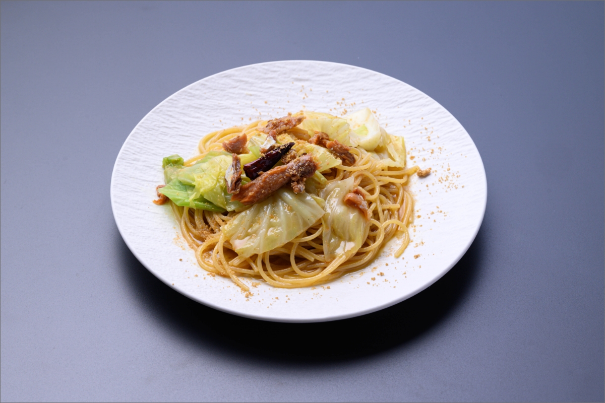 カニ屋が作る 海のパスタ」 海香る 松葉ガニたっぷりのオイルパスタ