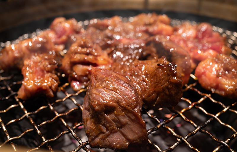 ブラックアンガス中落カルビ 1kg（500g×2）真空 熟成肉 焼肉 BBQ ステーキ 大人気 梅塩 15g×2 付き｜ふるラボ