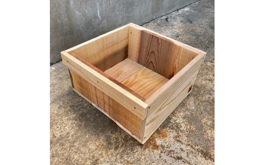 木箱（りんご箱）Eサイズ　31cm×31cm×15.5cm(おおさか 河内材 無塗装)