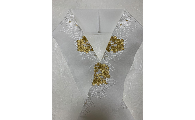 半衿　白地に白とゴールドの花丸紋の刺繍　着物　きもの