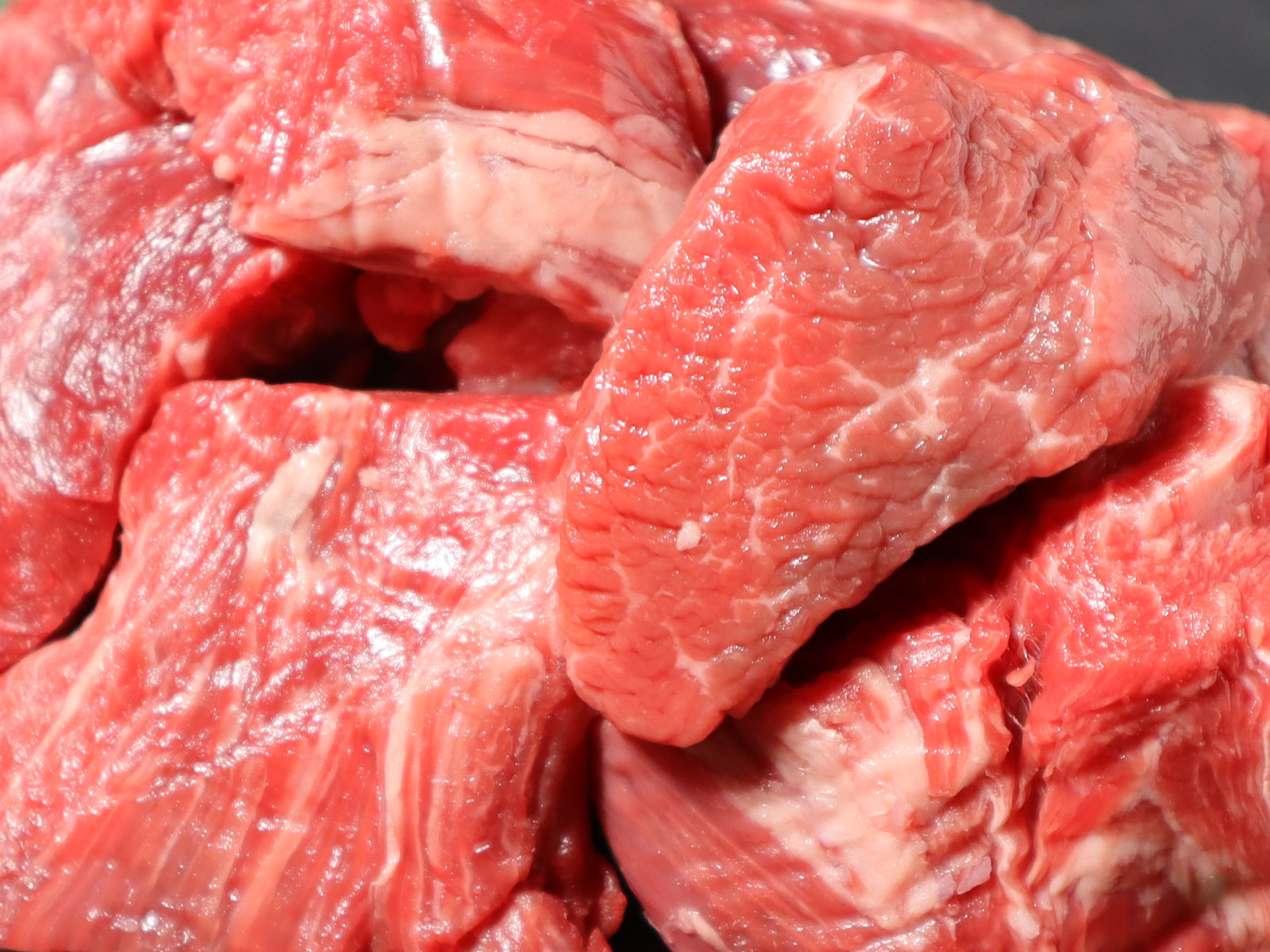 在庫あ人気 角切り肉 500g 川岸畜産 カレー・シチューにおすすめ！牛肉 肉 神戸ビーフ：兵庫県西脇市