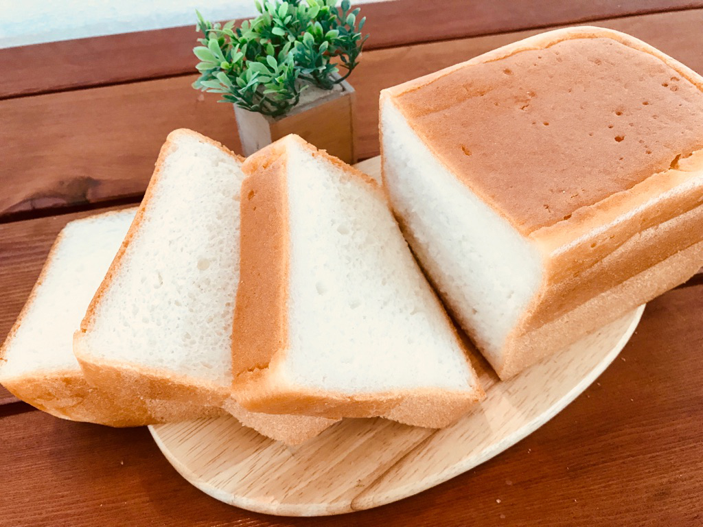 K323　グルテンフリープレミア米粉食パン結パン　８斤