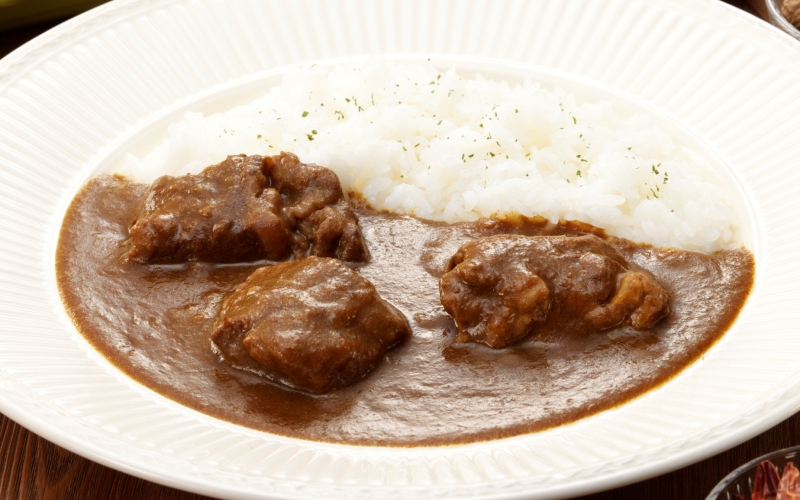 熊野牛肉カレー甘口・辛口　200ｇ　各2食 / 田辺市 熊野牛 ブランド牛 牛肉 牛肉カレー レトルトカレー レトルト レトルト食品 カレー セット 詰合せ 食べ比べ【oon001】