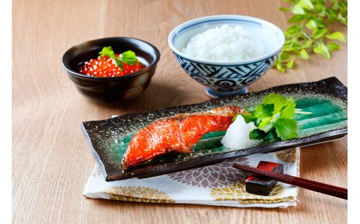 [天然鮭使用]大ボリューム!こだわり仕込の天然紅サケ切身 約1kg